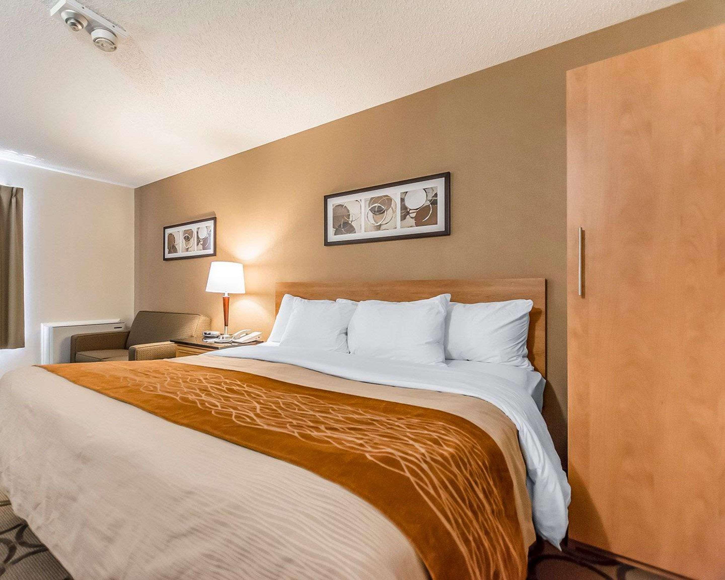 Comfort Inn Ривьер-дю-Лу Экстерьер фото