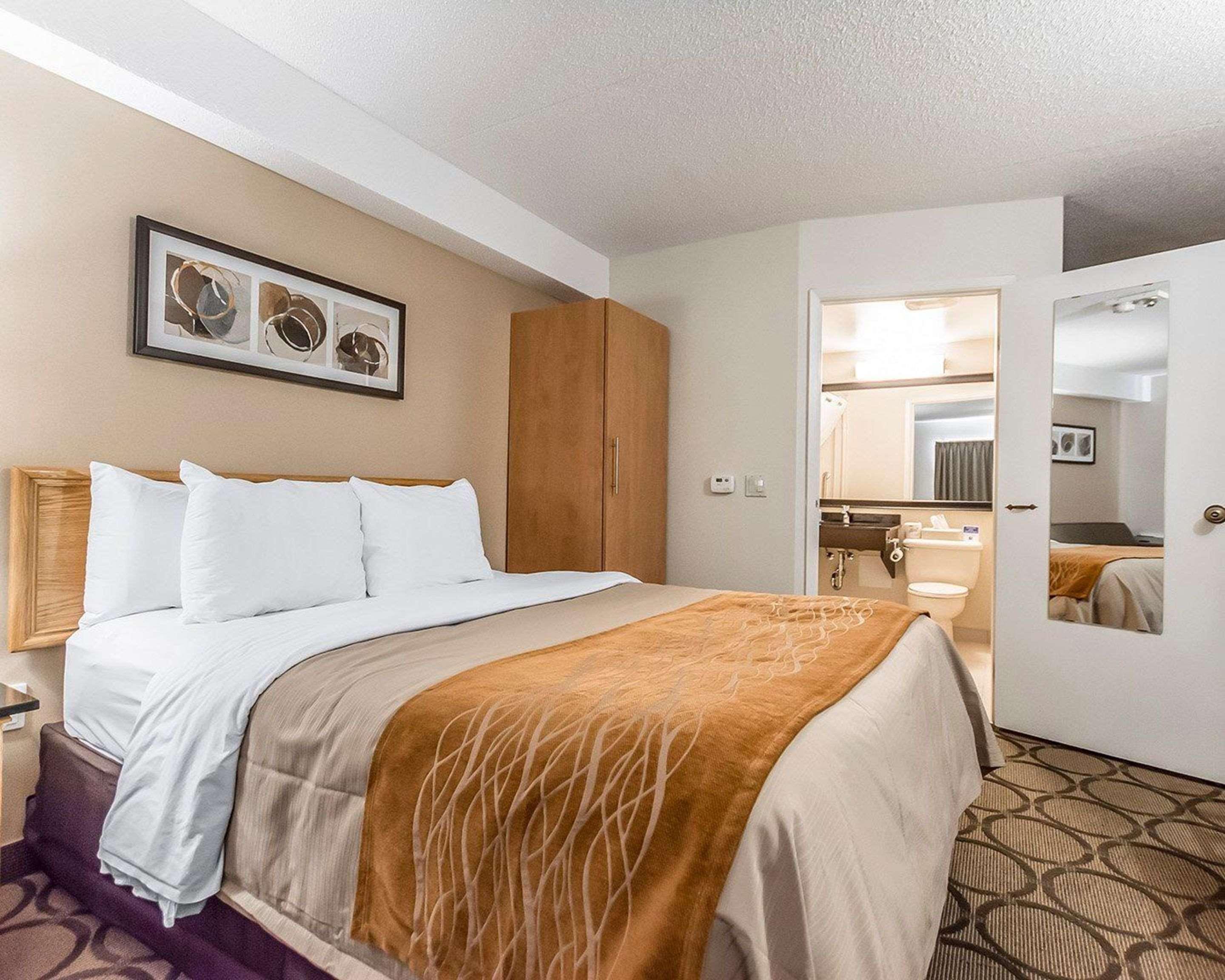 Comfort Inn Ривьер-дю-Лу Экстерьер фото