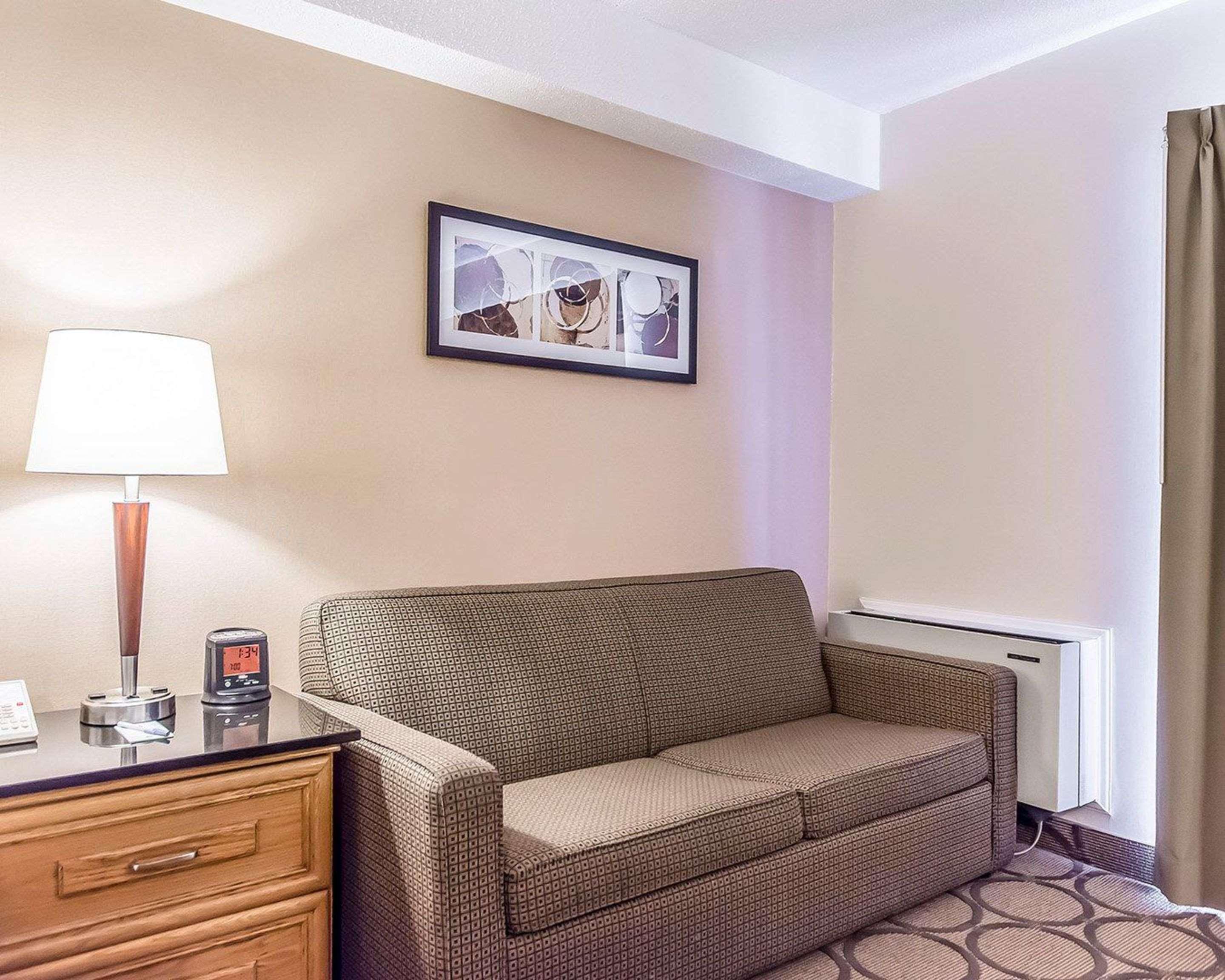 Comfort Inn Ривьер-дю-Лу Экстерьер фото